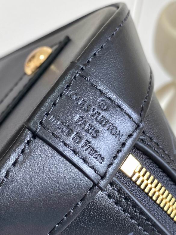 Louis Vuitton Inspired Handbags, AA+ Quality 100% Genuine Leather Classic Flap Medium Quilted Lambskin Black Gold, 18X 1 1X 5cm BL 4 Colour