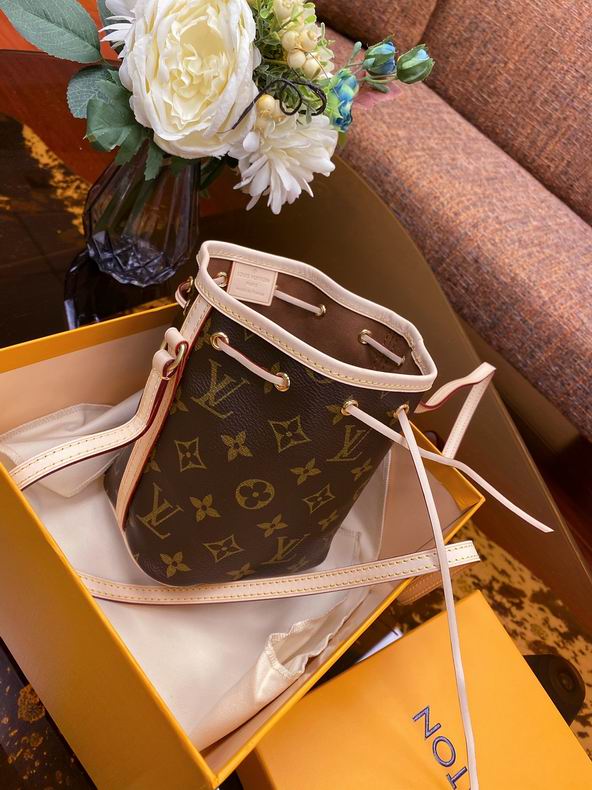 Louis Vuitton Inspired Handbags, AA+ Quality 100% Genuine Leather Classic Flap Medium Quilted Lambskin Black Gold, 18X 1 1X 5cm BL 4 Colour