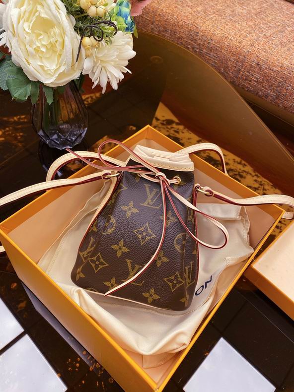 Louis Vuitton Inspired Handbags, AA+ Quality 100% Genuine Leather Classic Flap Medium Quilted Lambskin Black Gold, 18X 1 1X 5cm BL 4 Colour