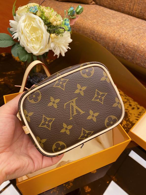 Louis Vuitton Inspired Handbags, AA+ Quality 100% Genuine Leather Classic Flap Medium Quilted Lambskin Black Gold, 18X 1 1X 5cm BL 4 Colour