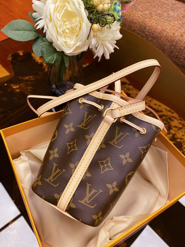 Louis Vuitton Inspired Handbags, AA+ Quality 100% Genuine Leather Classic Flap Medium Quilted Lambskin Black Gold, 18X 1 1X 5cm BL 4 Colour