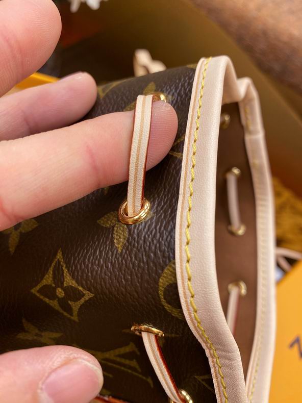 Louis Vuitton Inspired Handbags, AA+ Quality 100% Genuine Leather Classic Flap Medium Quilted Lambskin Black Gold, 18X 1 1X 5cm BL 4 Colour