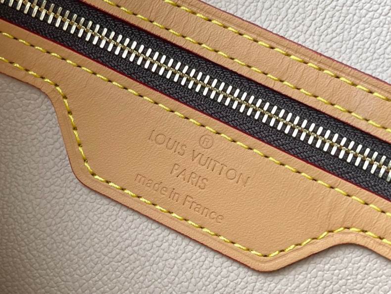 Louis Vuitton Inspired Handbags, AA+ Quality 100% Genuine Leather Classic Flap Medium Quilted Lambskin Black Gold, 18X 1 1X 5cm BL 4 Colour
