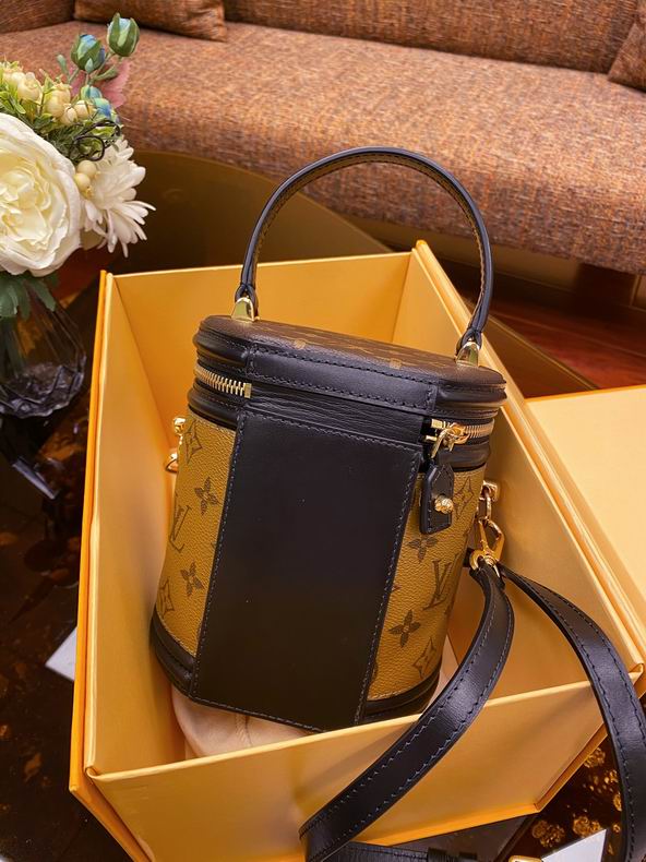 Louis Vuitton Inspired Handbags, AA+ Quality 100% Genuine Leather Classic Flap Medium Quilted Lambskin Black Gold, 18X 1 1X 5cm BL 4 Colour