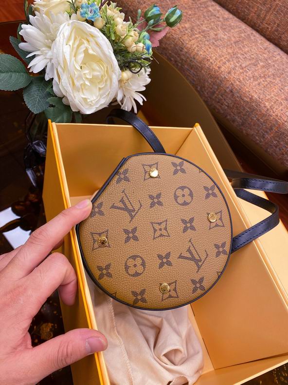 Louis Vuitton Inspired Handbags, AA+ Quality 100% Genuine Leather Classic Flap Medium Quilted Lambskin Black Gold, 18X 1 1X 5cm BL 4 Colour