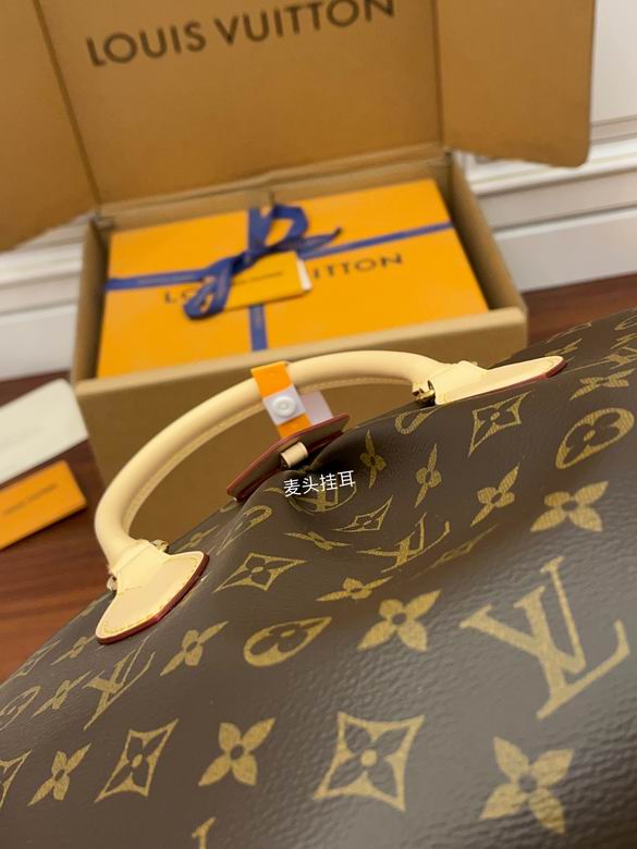 louis vuitton Inspired Handbags, AA+ Quality 100% Genuine Leather Classic Flap Medium Quilted Lambskin Black Gold, 18X 1 1X 5cm BL 4 Colour