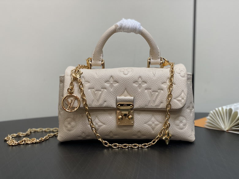 Louis vuitton Handbags, AA+ Quality 100% Genuine Leather Classic Flap Medium Quilted Lambskin Black Gold, 18X 1 1X 5cm BL 4 Colour