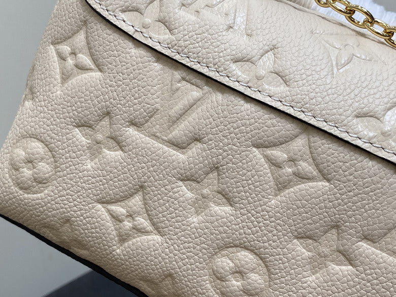 Louis vuitton Handbags, AA+ Quality 100% Genuine Leather Classic Flap Medium Quilted Lambskin Black Gold, 18X 1 1X 5cm BL 4 Colour