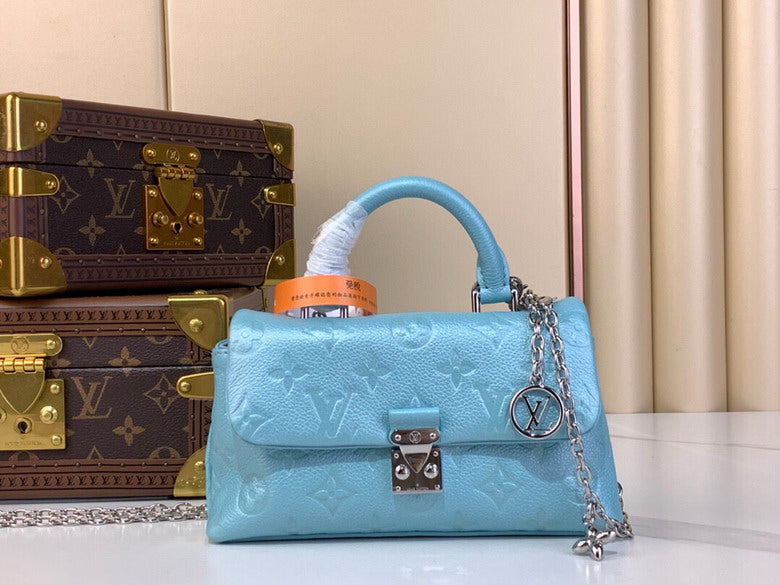 Louis vuitton Handbags, AA+ Quality 100% Genuine Leather Classic Flap Medium Quilted Lambskin Black Gold, 18X 1 1X 5cm BL 4 Colour