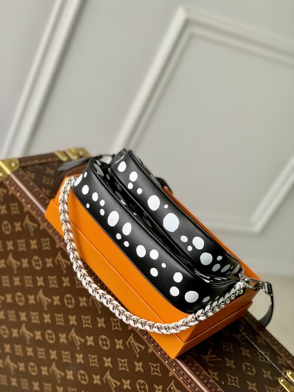 Louis Vuitton Handbags, AA+ Quality 100% Genuine Leather Classic Flap Medium Quilted Lambskin Black Gold, 18X 1 1X 5cm BL 4 Colour