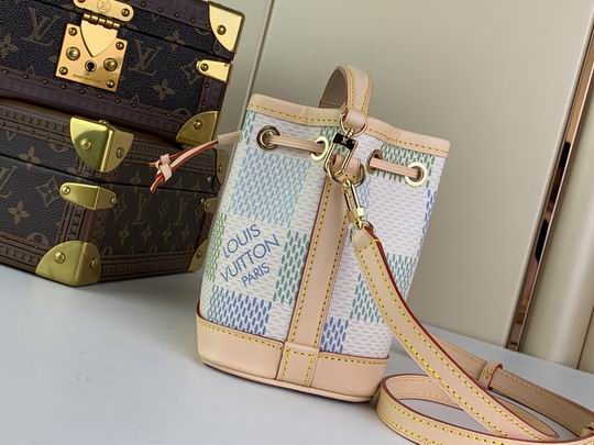 Louis Vuitton Inspired Handbags, AA+ Quality 100% Genuine Leather Classic Flap Medium Quilted Lambskin Black Gold, 18X 1 1X 5cm BL 4 Colour