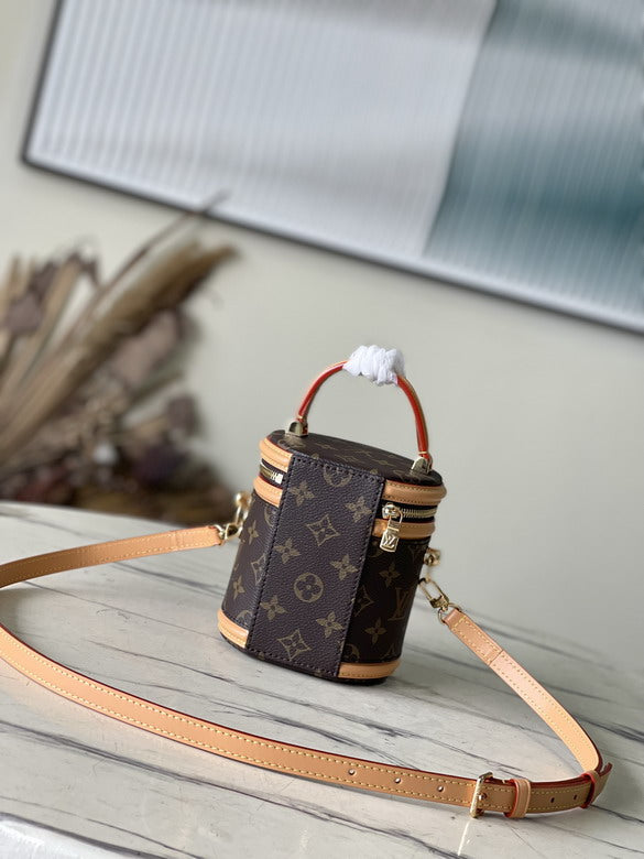 Louis Vuitton Inspired Handbags, AA+ Quality 100% Genuine Leather Classic Flap Medium Quilted Lambskin Black Gold, 18X 1 1X 5cm BL 4 Colour