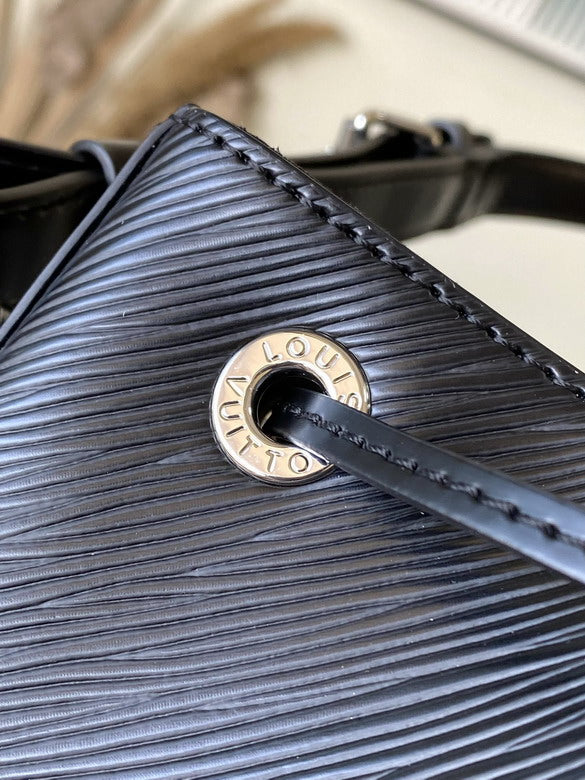 Louis Vuitton Inspired Handbags, AA+ Quality 100% Genuine Leather Classic Flap Medium Quilted Lambskin Black Gold, 18X 1 1X 5cm BL 4 Colour
