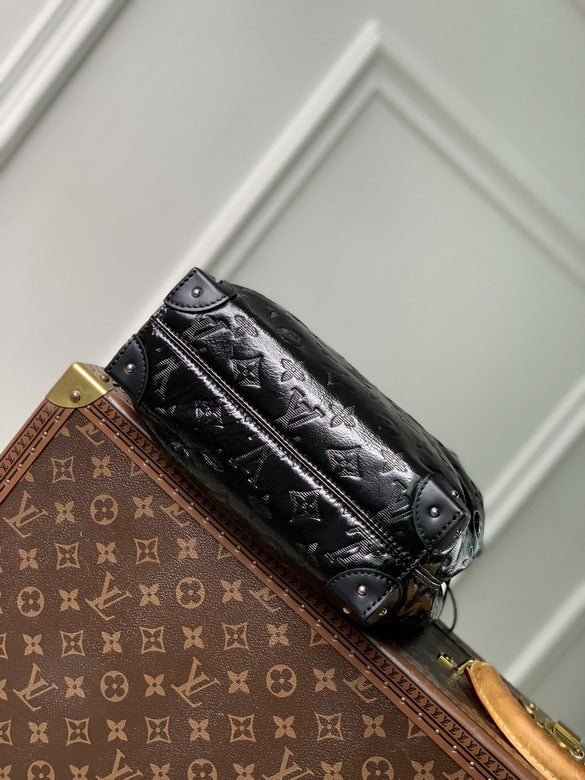 Louis Vuitton Inspired Handbags, AA+ Quality 100% Genuine Leather Classic Flap Medium Quilted Lambskin Black Gold, 18X 1 1X 5cm BL 4 Colour