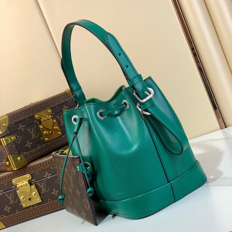 Louis Vuitton Inspired Handbags, AA+ Quality 100% Genuine Leather Classic Flap Medium Quilted Lambskin Black Gold, 18X 1 1X 5cm BL 4 Colour