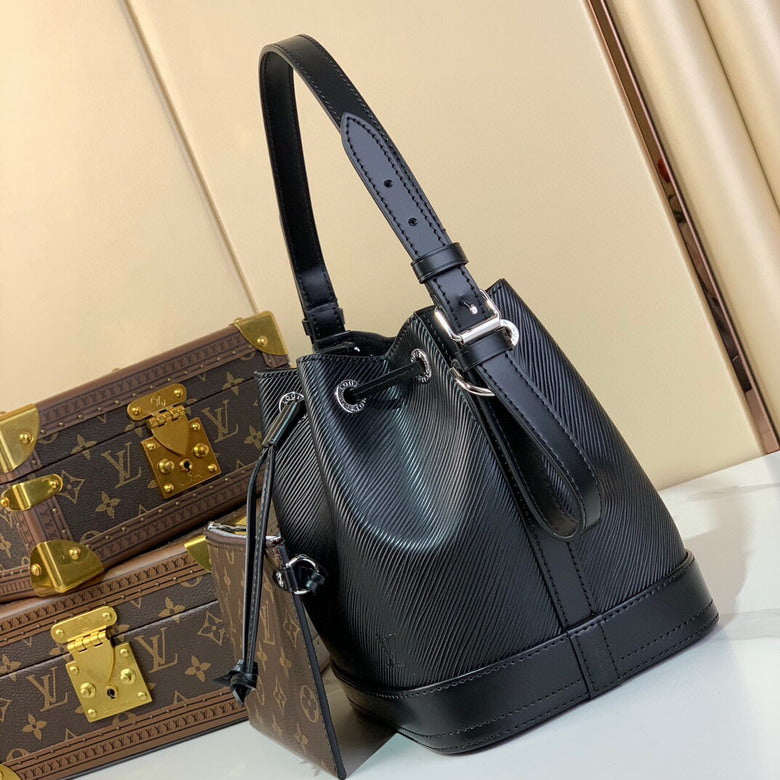 Louis Vuitton Inspired Handbags, AA+ Quality 100% Genuine Leather Classic Flap Medium Quilted Lambskin Black Gold, 18X 1 1X 5cm BL 4 Colour