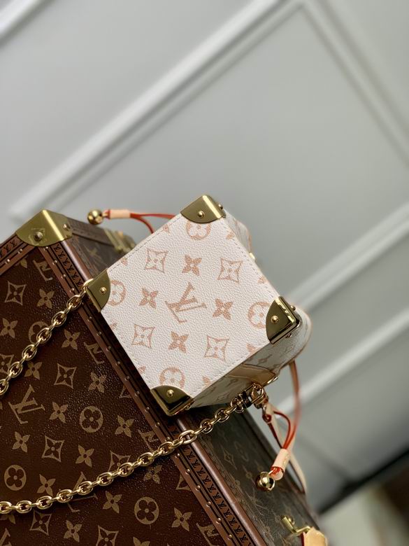 Louis Vuitton Inspired Handbags, AA+ Quality 100% Genuine Leather Classic Flap Medium Quilted Lambskin Black Gold, 18X 1 1X 5cm BL 4 Colour