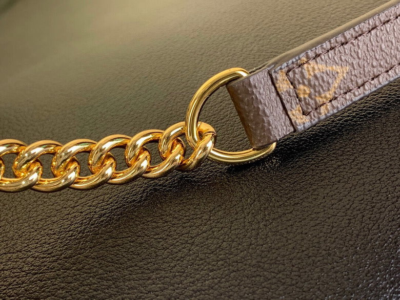 Louis Vuitton Inspired Handbags, AA+ Quality 100% Genuine Leather Classic Flap Medium Quilted Lambskin Black Gold, 18X 1 1X 5cm BL 4 Colour