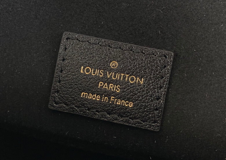 Louis Vuitton Inspired Handbags, AA+ Quality 100% Genuine Leather Classic Flap Medium Quilted Lambskin Black Gold, 18X 1 1X 5cm BL 4 Colour