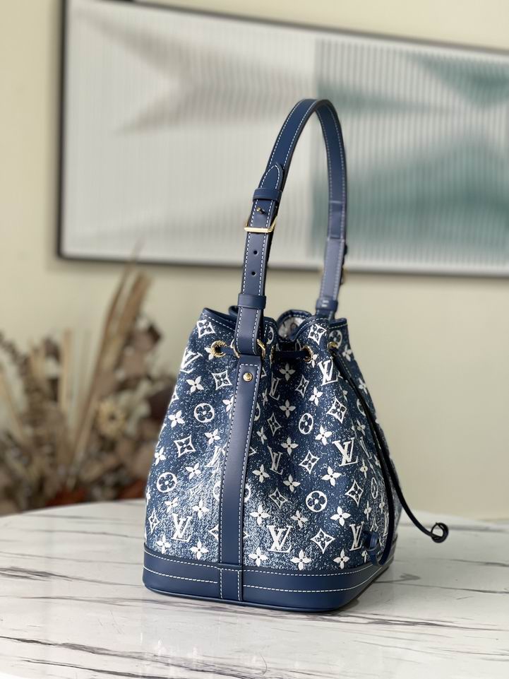 Louis Vuitton Inspired Handbags, AA+ Quality 100% Genuine Leather Classic Flap Medium Quilted Lambskin Black Gold, 18X 1 1X 5cm BL 4 Colour