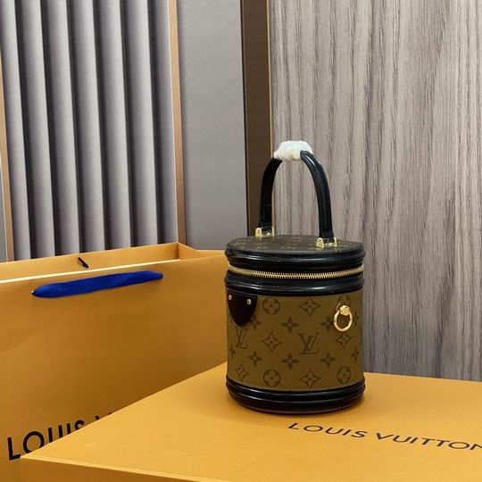Louis Vuitton Inspired Handbags, AA+ Quality 100% Genuine Leather Classic Flap Medium Quilted Lambskin Black Gold, 18X 1 1X 5cm BL 4 Colour