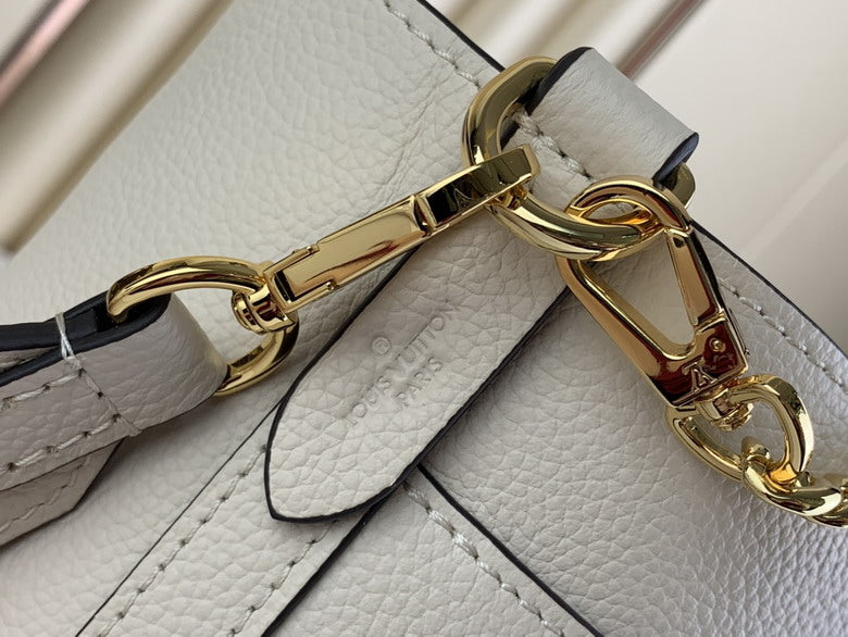 Louis Vuitton Inspired Handbags, AA+ Quality 100% Genuine Leather Classic Flap Medium Quilted Lambskin Black Gold, 18X 1 1X 5cm BL 4 Colour