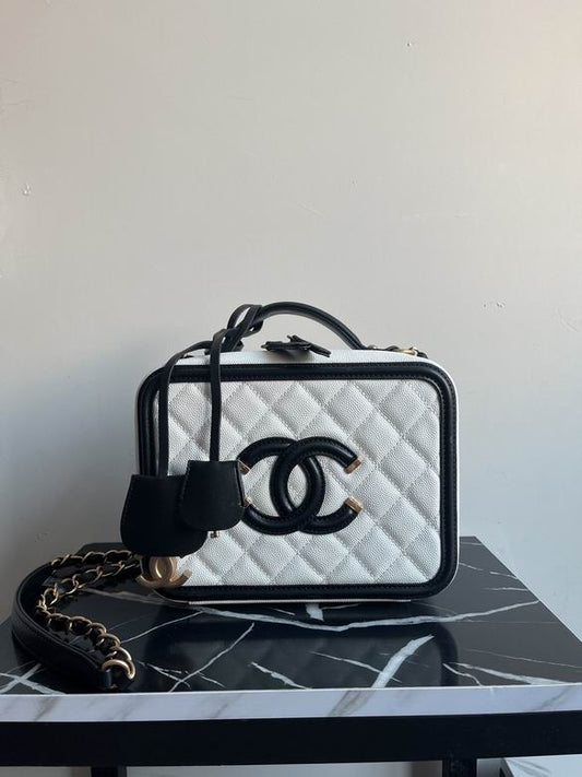 Chanel Inspired Handbags, AA+ Quality 100% Genuine Leather Classic Flap Medium Quilted Lambskin Black Gold, 21 cm BL 4 Colour for chanel hand bag