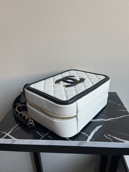 Chanel Inspired Handbags, AA+ Quality 100% Genuine Leather Classic Flap Medium Quilted Lambskin Black Gold, 21 cm BL 4 Colour for chanel hand bag