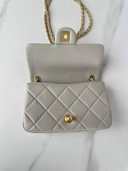 Chanel Handbags, AA+ Quality 100% Genuine Leather Classic Flap Medium Quilted Lambskin Black Gold, 18X 1 1X 5cm BL 4 Colour for chanel hand bag