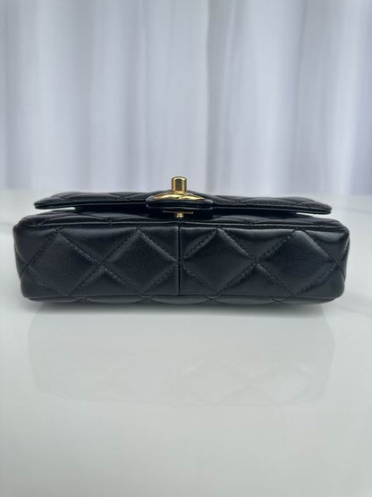 This is Chanel Inspired Handbags, AA+ Quality 100% Genuine Leather Classic Flap Medium Quilted Lambskin Black Gold, 18X 1 1X 5cm BL 4 Colour