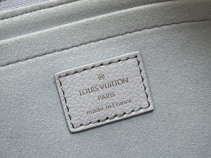 Louis Vuitton Handbags, AA+ Quality 100% Genuine Leather Classic Flap Medium Quilted Lambskin Black Gold, 18X 1 1X 5cm BL 4 Colour