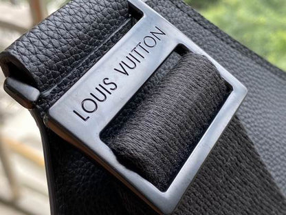Louis Vuitton Inspired Handbags, AA+ Quality 100% Genuine Leather Classic Flap Medium Quilted Lambskin Black Gold, 18X 1 1X 5cm BL 4 Colour