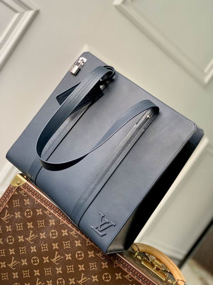 Louis vuitton Inspired Handbags, AA+ Quality 100% Genuine Leather Classic Flap Medium Quilted Lambskin Black Gold, 18X 1 1X 5cm BL 4 Colour