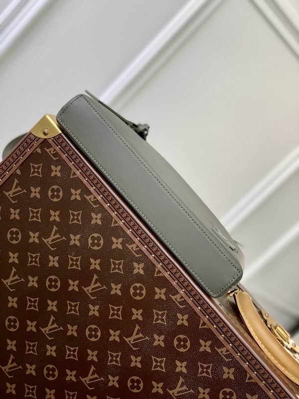 Louis vuitton Inspired Handbags, AA+ Quality 100% Genuine Leather Classic Flap Medium Quilted Lambskin Black Gold, 18X 1 1X 5cm BL 4 Colour