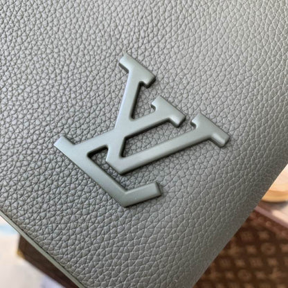 Louis vuitton Inspired Handbags, AA+ Quality 100% Genuine Leather Classic Flap Medium Quilted Lambskin Black Gold, 18X 1 1X 5cm BL 4 Colour