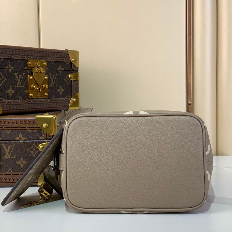 Louis Vuitton Inspired Handbags, AA+ Quality 100% Genuine Leather Classic Flap Medium Quilted Lambskin Black Gold, 18X 1 1X 5cm BL 4 Colour