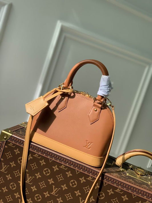 Louis Vuitton Inspired Handbags, AA+ Quality 100% Genuine Leather Classic Flap Medium Quilted Lambskin Black Gold, 18X 1 1X 5cm BL 4 Colour