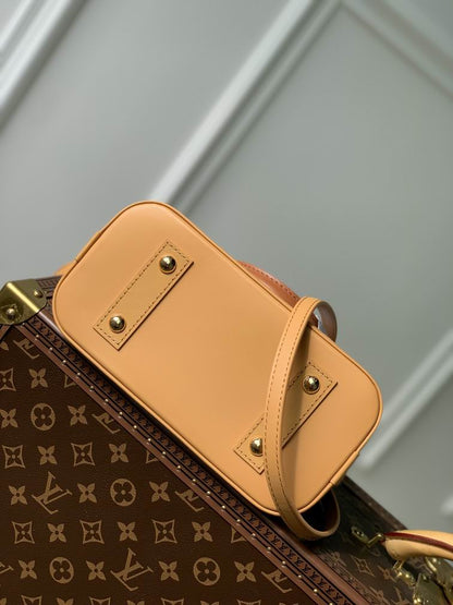 Louis Vuitton Inspired Handbags, AA+ Quality 100% Genuine Leather Classic Flap Medium Quilted Lambskin Black Gold, 18X 1 1X 5cm BL 4 Colour