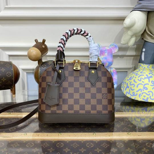Louis Vuitton Inspired Handbags, AA+ Quality 100% Genuine Leather Classic Flap Medium Quilted Lambskin Black Gold, 18X 1 1X 5cm BL 4 Colour