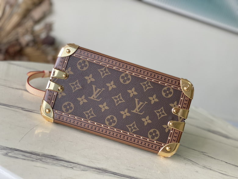 Louis Vuitton Inspired Handbags, AA+ Quality 100% Genuine Leather Classic Flap Medium Quilted Lambskin Black Gold, 18X 1 1X 5cm BL 4 Colour