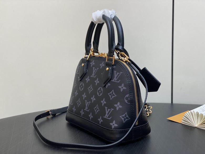 Louis Vuitton Inspired Handbags, AA+ Quality 100% Genuine Leather Classic Flap Medium Quilted Lambskin Black Gold, 18X 1 1X 5cm BL 4 Colour