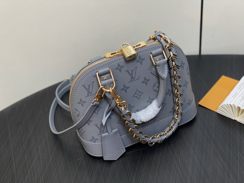 Louis Vuitton Inspired Handbags, AA+ Quality 100% Genuine Leather Classic Flap Medium Quilted Lambskin Black Gold, 18X 1 1X 5cm BL 4 Colour