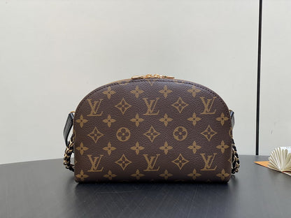 Louis Vuitton Inspired Handbags, AA+ Quality 100% Genuine Leather Classic Flap Medium Quilted Lambskin Black Gold, 18X 1 1X 5cm BL 4 Colour