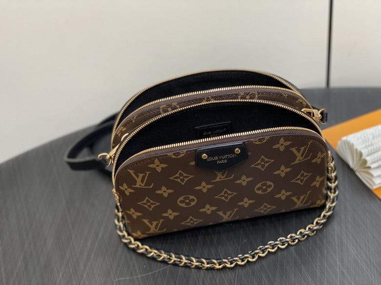 Louis Vuitton Inspired Handbags, AA+ Quality 100% Genuine Leather Classic Flap Medium Quilted Lambskin Black Gold, 18X 1 1X 5cm BL 4 Colour