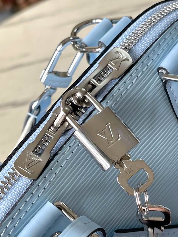 Louis Vuitton Inspired Handbags, AA+ Quality 100% Genuine Leather Classic Flap Medium Quilted Lambskin Black Gold, 18X 1 1X 5cm BL 4 Colour
