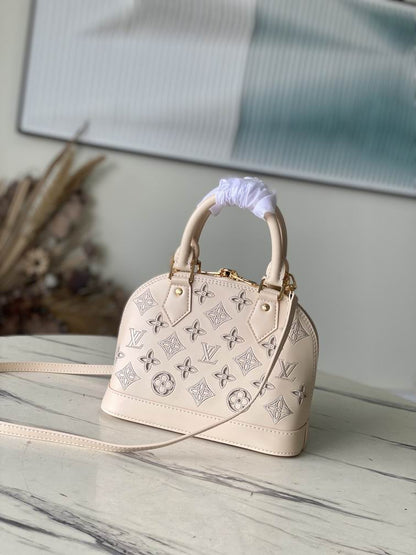 Louis Vuitton Inspired Handbags, AA+ Quality 100% Genuine Leather Classic Flap Medium Quilted Lambskin Black Gold, 18X 1 1X 5cm BL 4 Colour