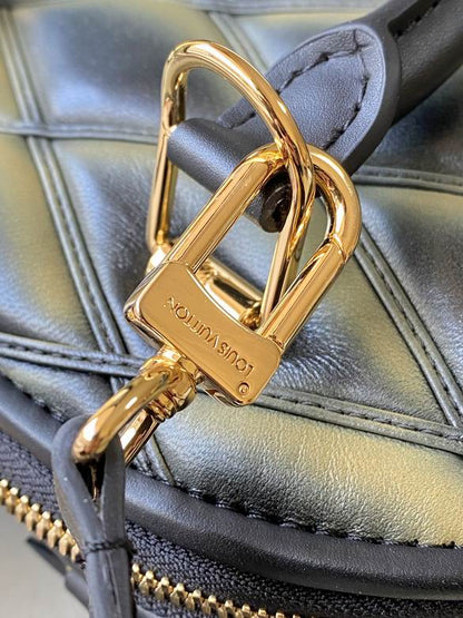 Louis Vuitton Inspired Handbags, AA+ Quality 100% Genuine Leather Classic Flap Medium Quilted Lambskin Black Gold, 18X 1 1X 5cm BL 4 Colour