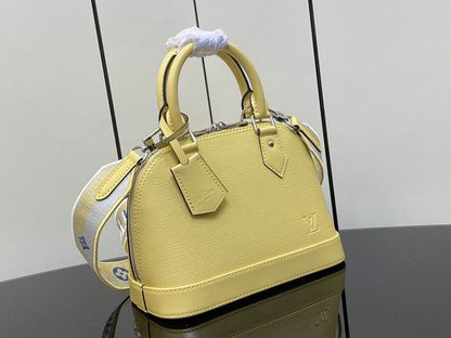 Louis Vuitton Inspired Handbags, AA+ Quality 100% Genuine Leather Classic Flap Medium Quilted Lambskin Black Gold, 18X 1 1X 5cm BL 4 Colour