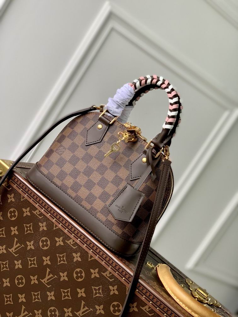 Louis Vuitton Inspired Handbags, AA+ Quality 100% Genuine Leather Classic Flap Medium Quilted Lambskin Black Gold, 18X 1 1X 5cm BL 4 Colour