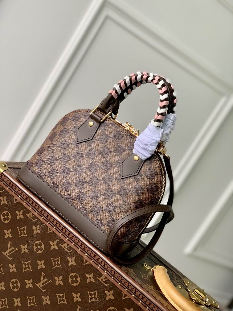 Louis Vuitton Inspired Handbags, AA+ Quality 100% Genuine Leather Classic Flap Medium Quilted Lambskin Black Gold, 18X 1 1X 5cm BL 4 Colour
